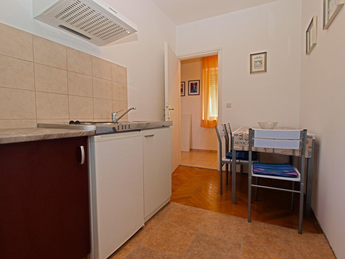 Apartment Silva 1133 Pula Exterior photo